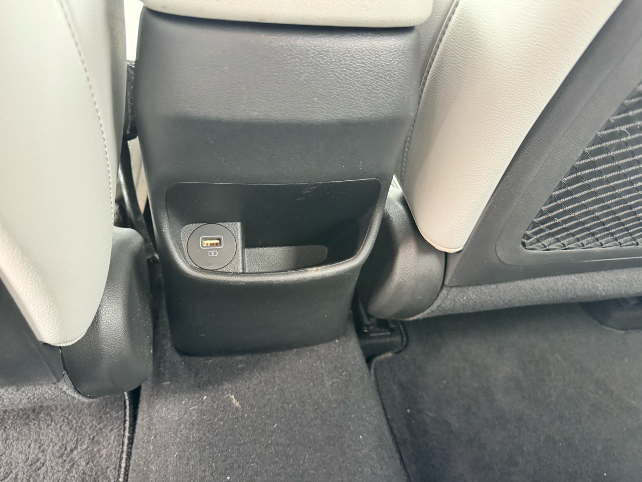 2022 Hyundai Kona Limited photo 30