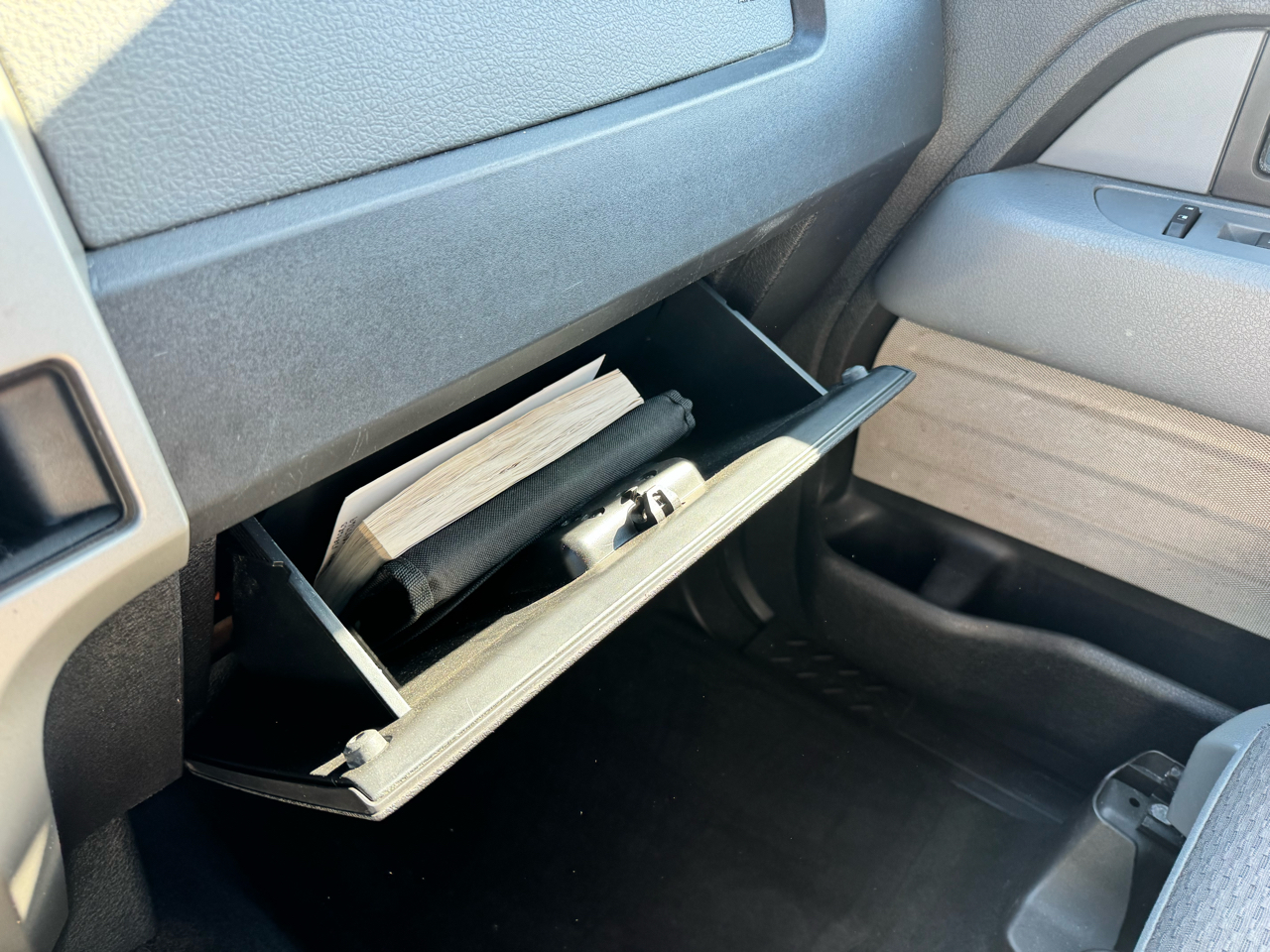 2012 Ford F-150 XLT photo 12