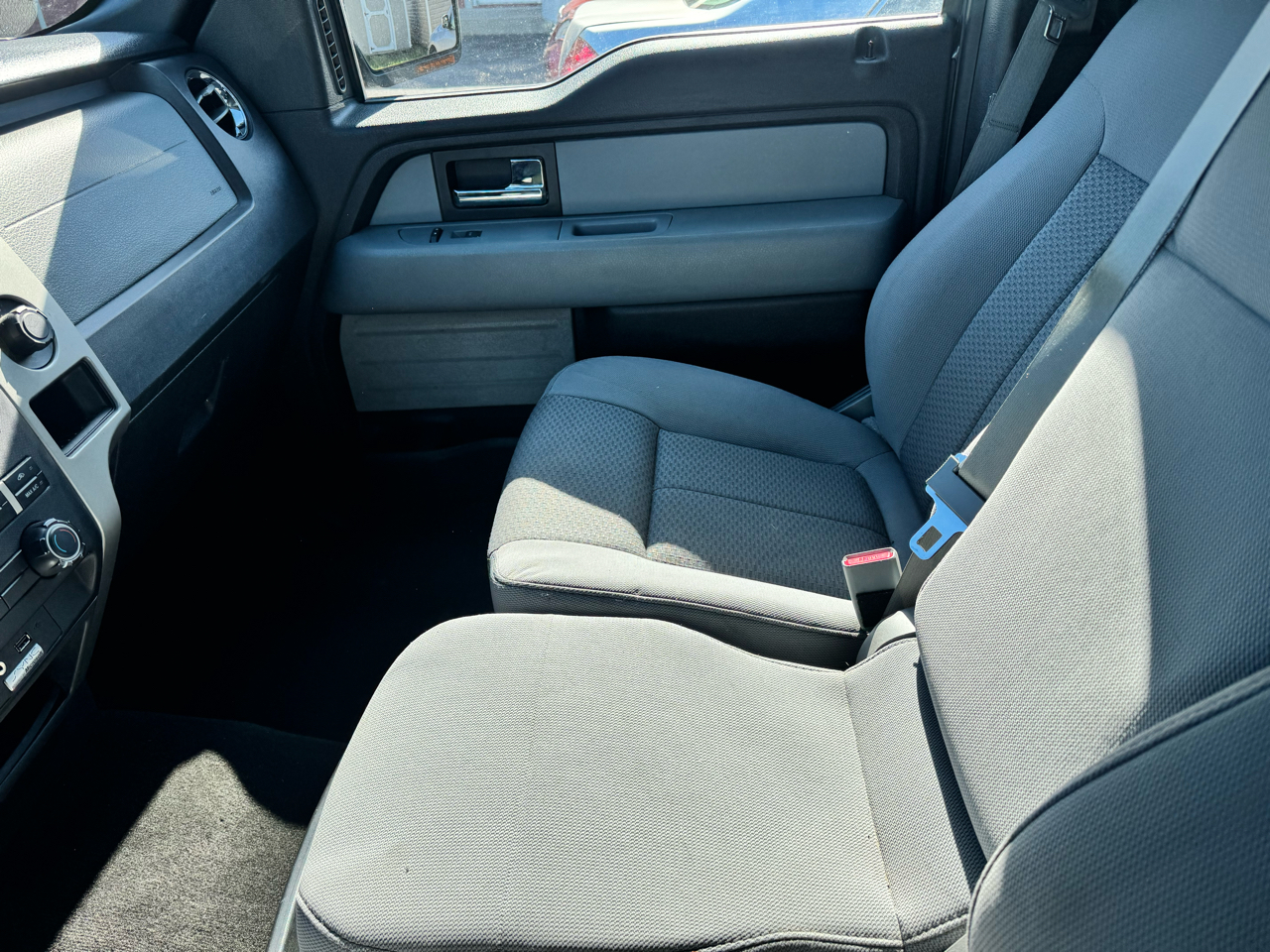 2012 Ford F-150 XLT photo 14