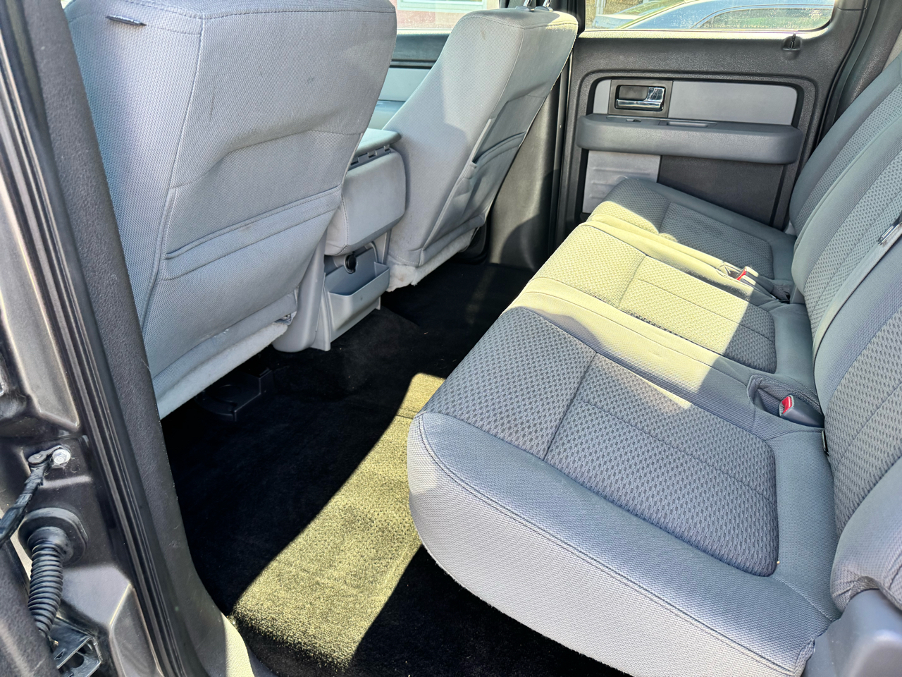 2012 Ford F-150 XLT photo 21