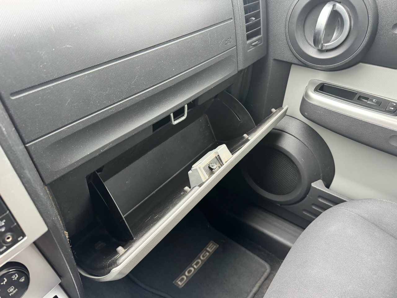 Dodge Nitro SXT 2WD 2010 Dodge Nitro SXT 2WD 2010