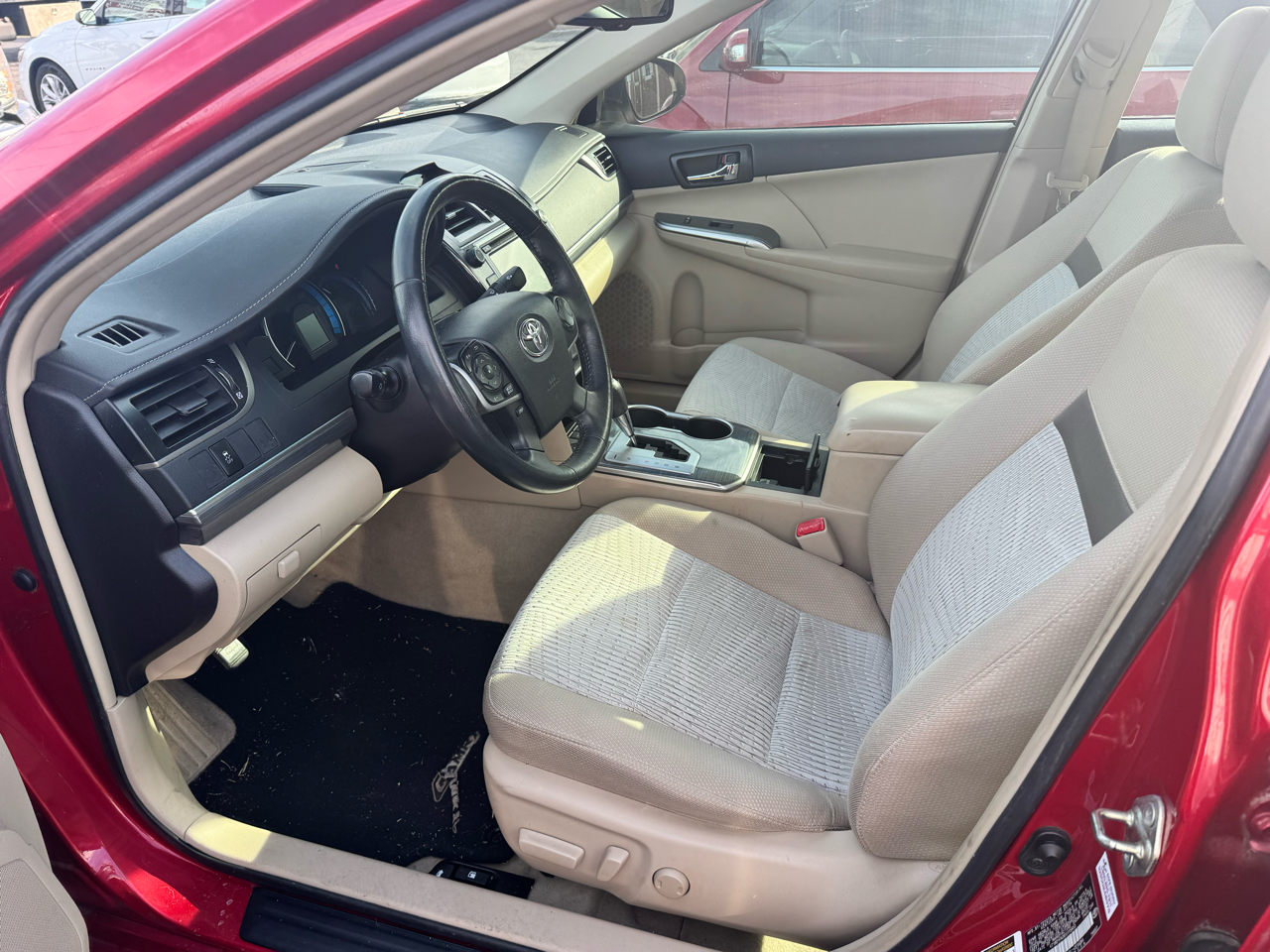 Toyota Camry Hybrid XLE 2014