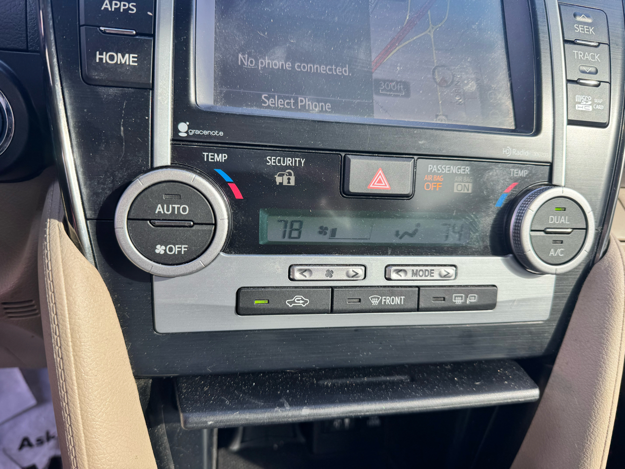 Toyota Camry Hybrid XLE 2014