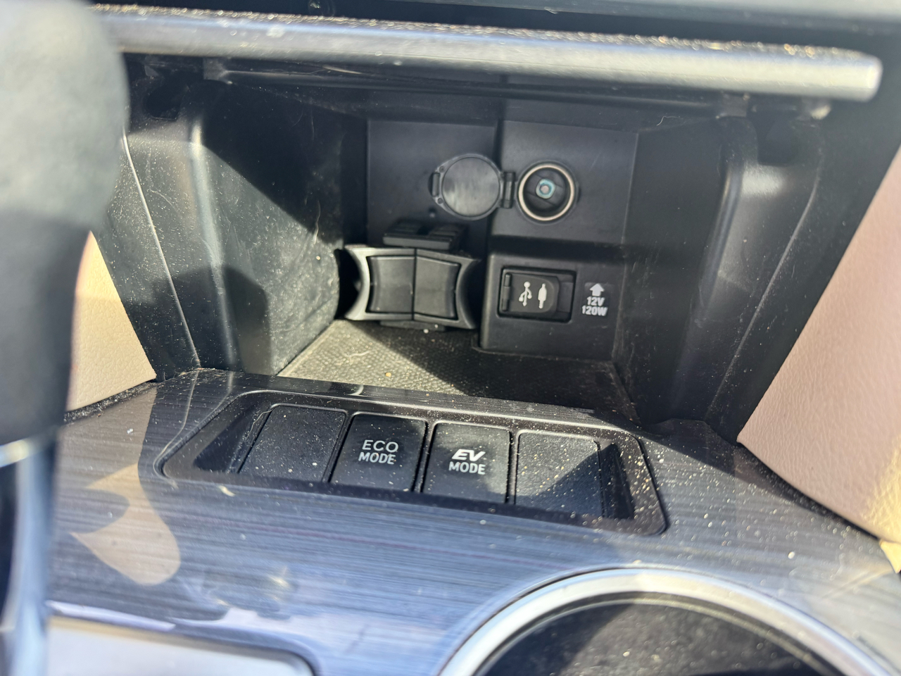 Toyota Camry Hybrid XLE 2014