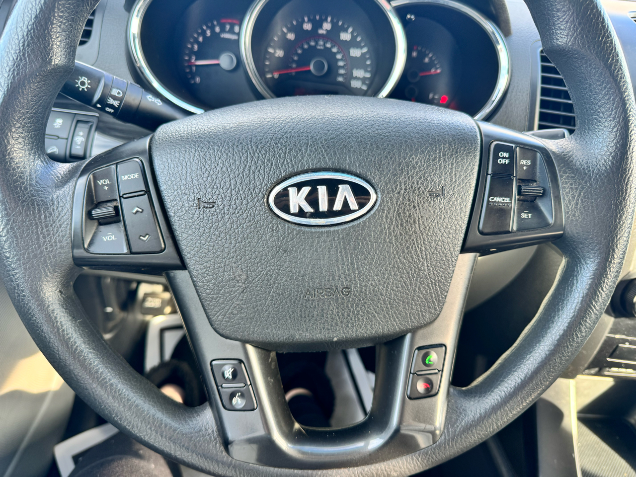 Kia Sorento LX 2WD 2011