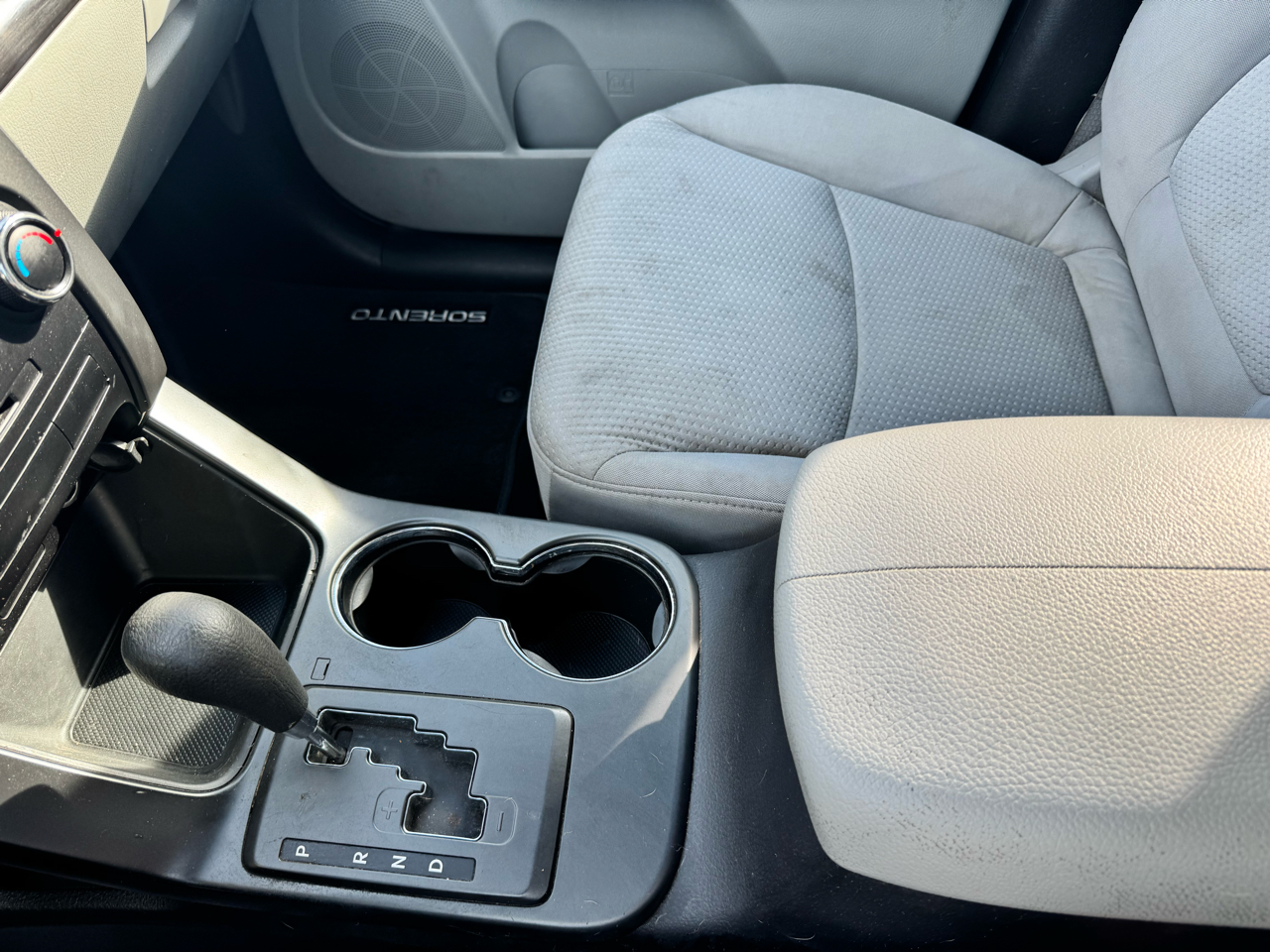 Kia Sorento LX 2WD 2011