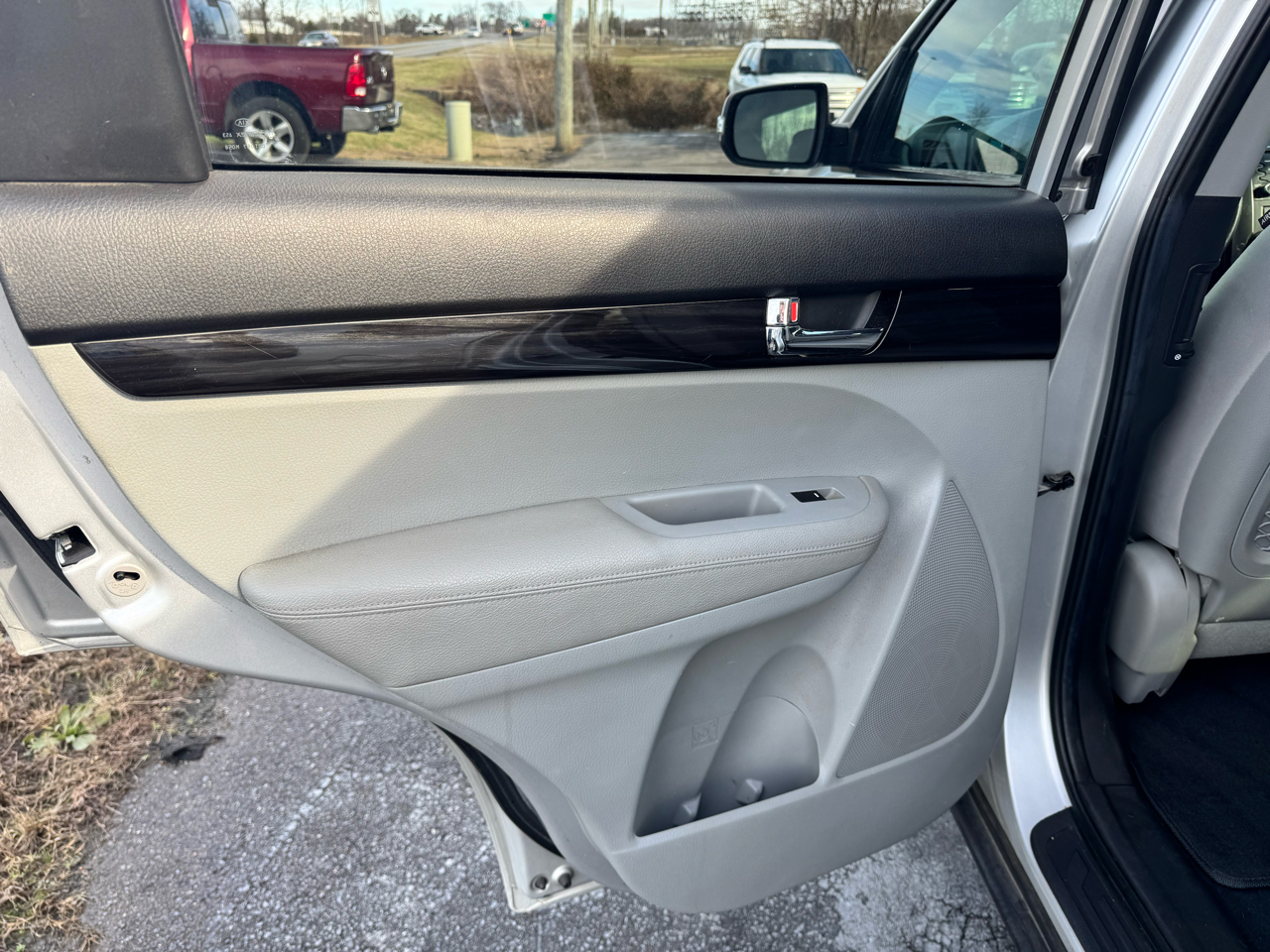 Kia Sorento LX 2WD 2011