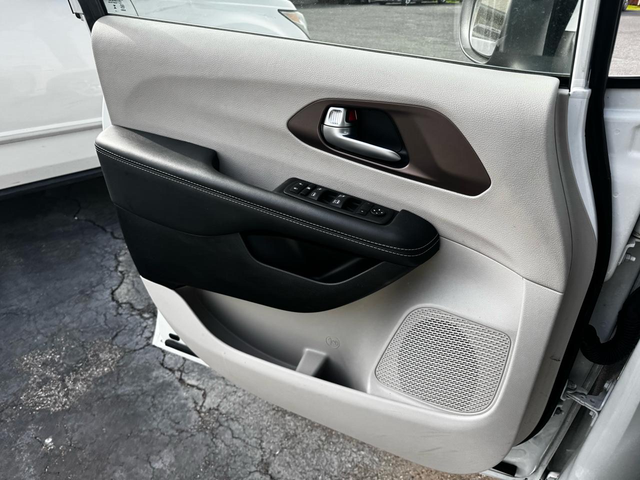 Chrysler Voyager LX 2023