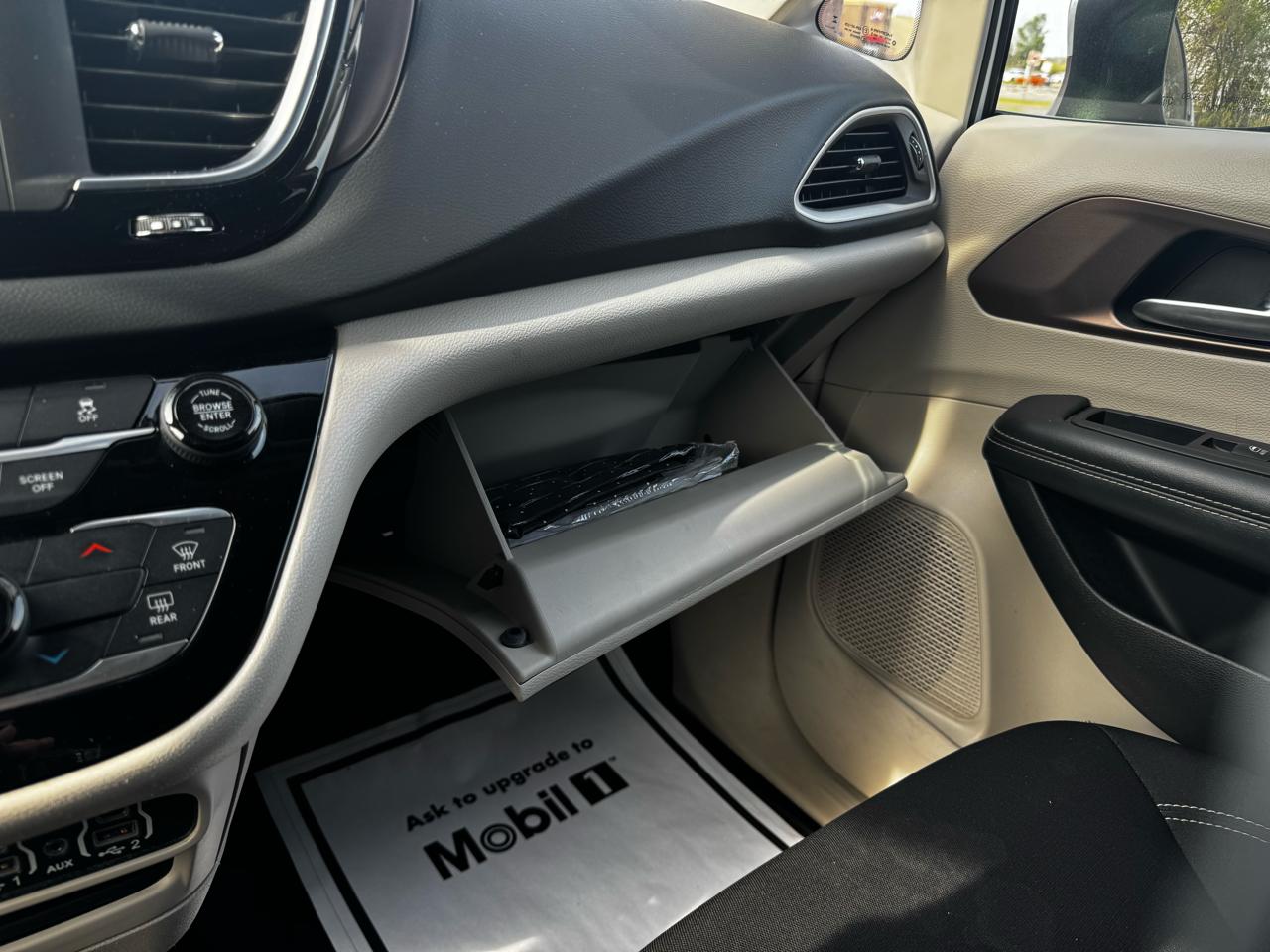 Chrysler Voyager LX 2023