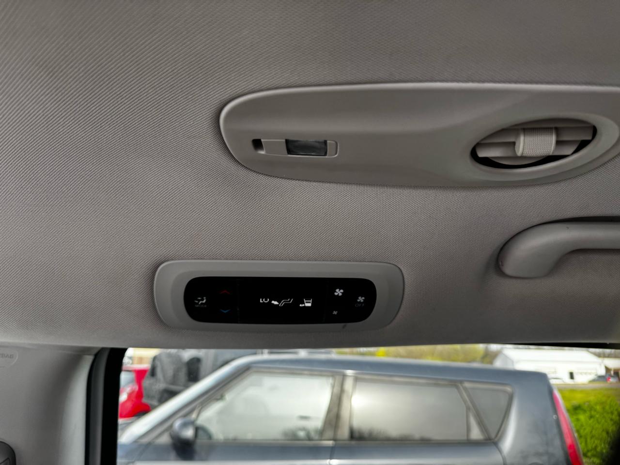 Chrysler Voyager LX 2023