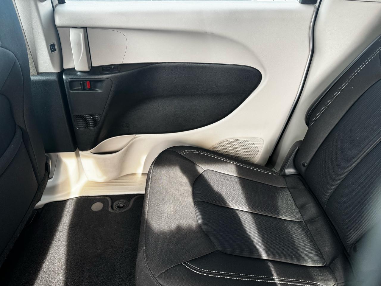 Chrysler Voyager LX 2023