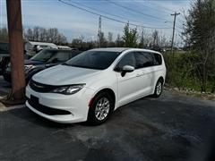 2023 Chrysler Voyager 