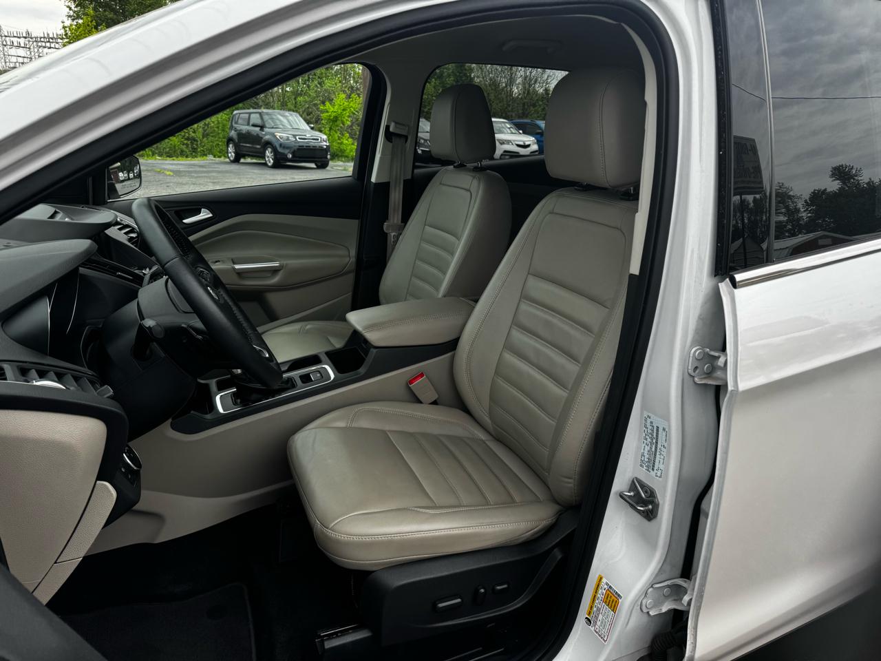 Ford Escape Titanium FWD 2017