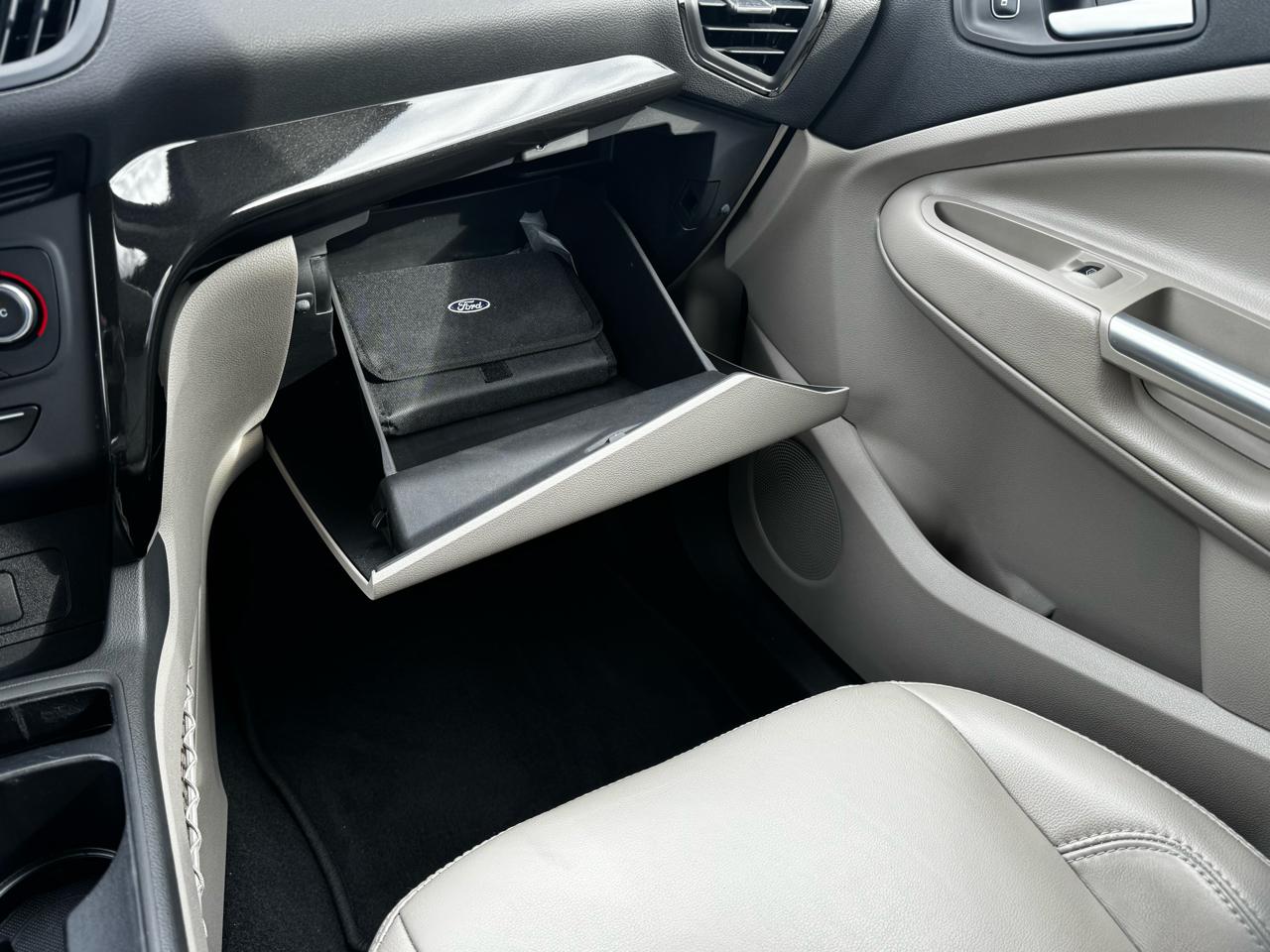 Ford Escape Titanium FWD 2017