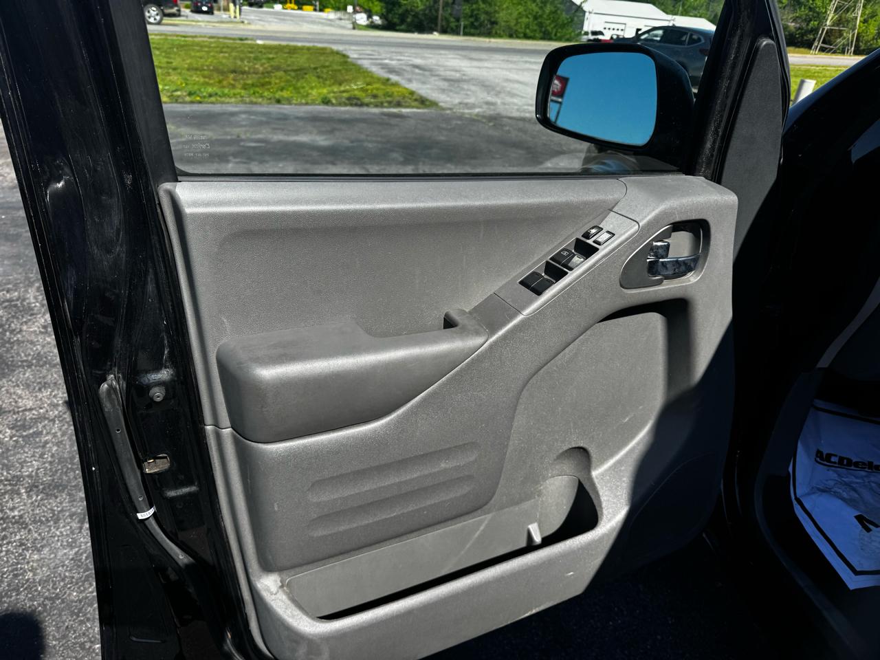 Nissan Frontier PRO-4X Crew Cab 5AT 4WD 2016