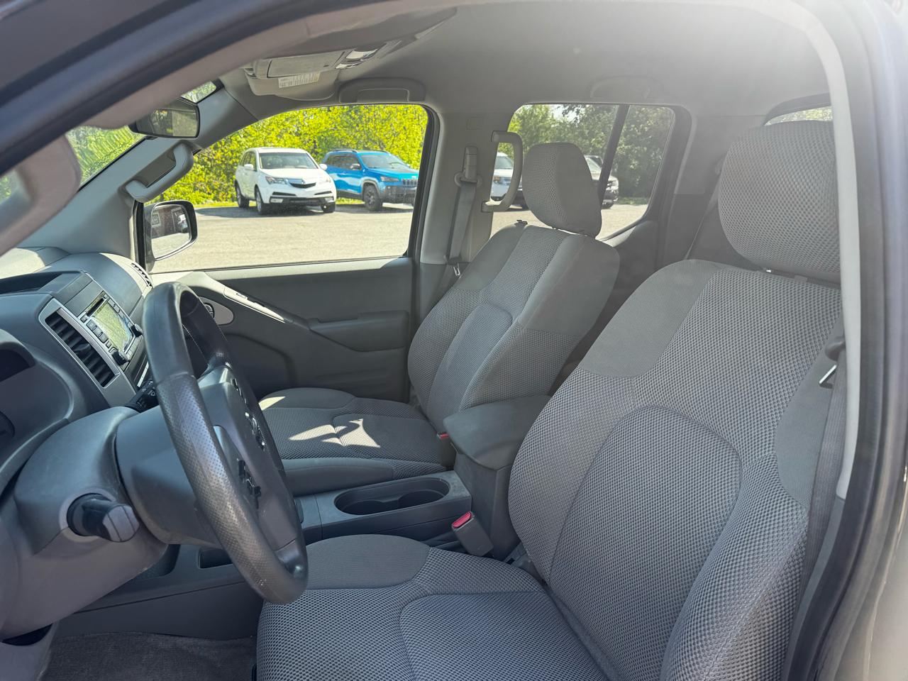 Nissan Frontier PRO-4X Crew Cab 5AT 4WD 2016