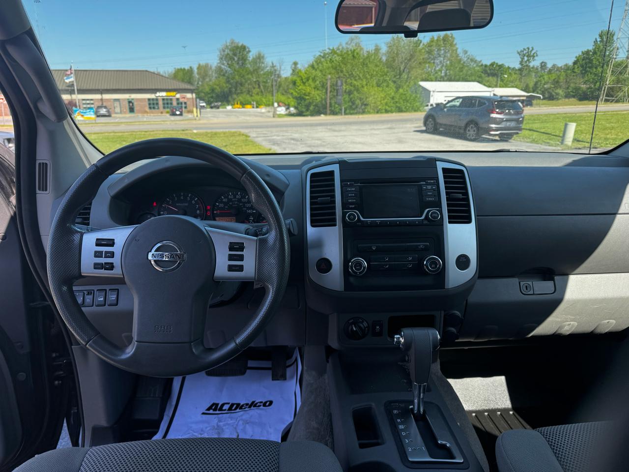 Nissan Frontier PRO-4X Crew Cab 5AT 4WD 2016