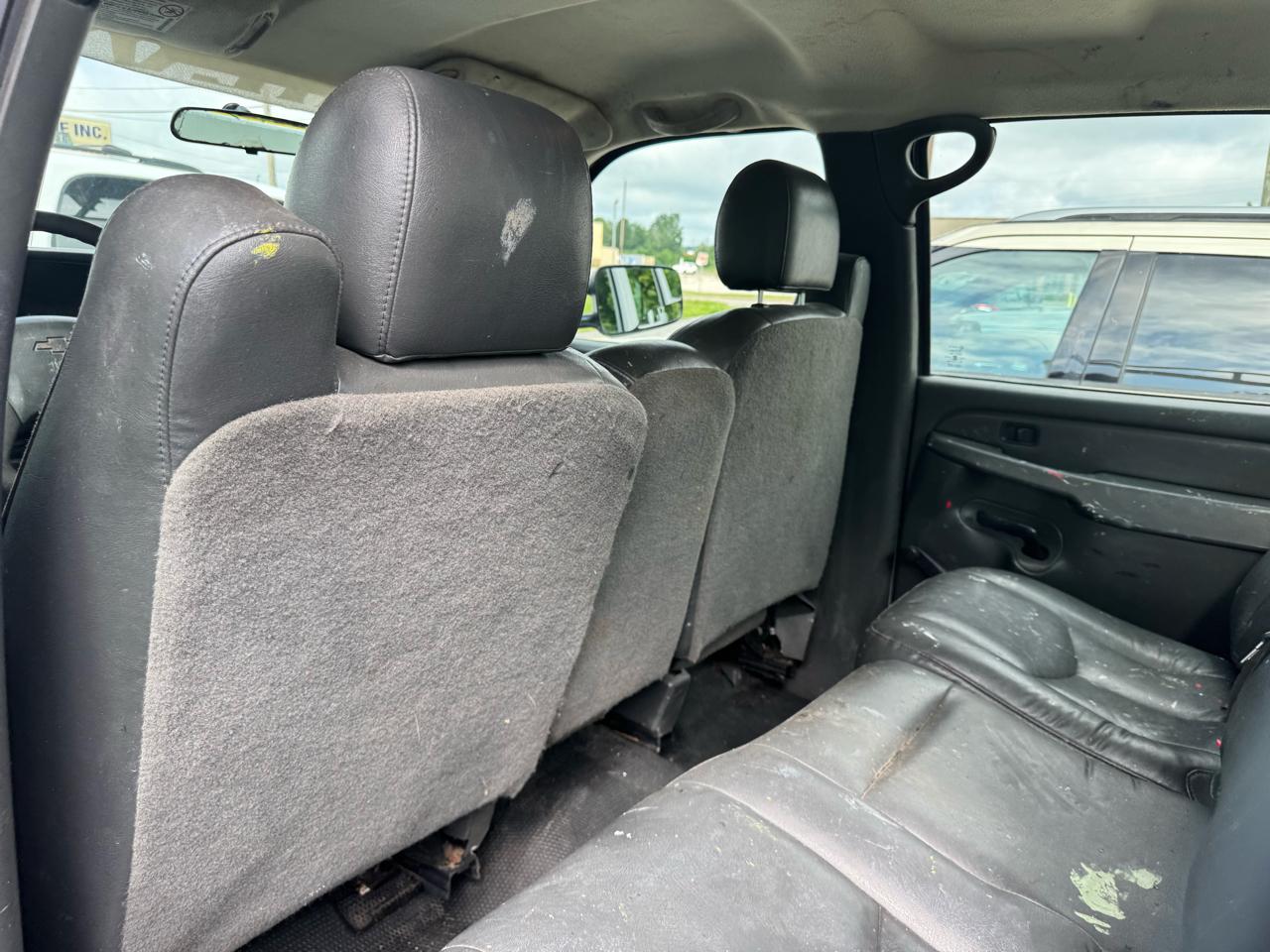 Chevrolet Silverado Classic 2500HD LS Crew Cab 2WD 2007