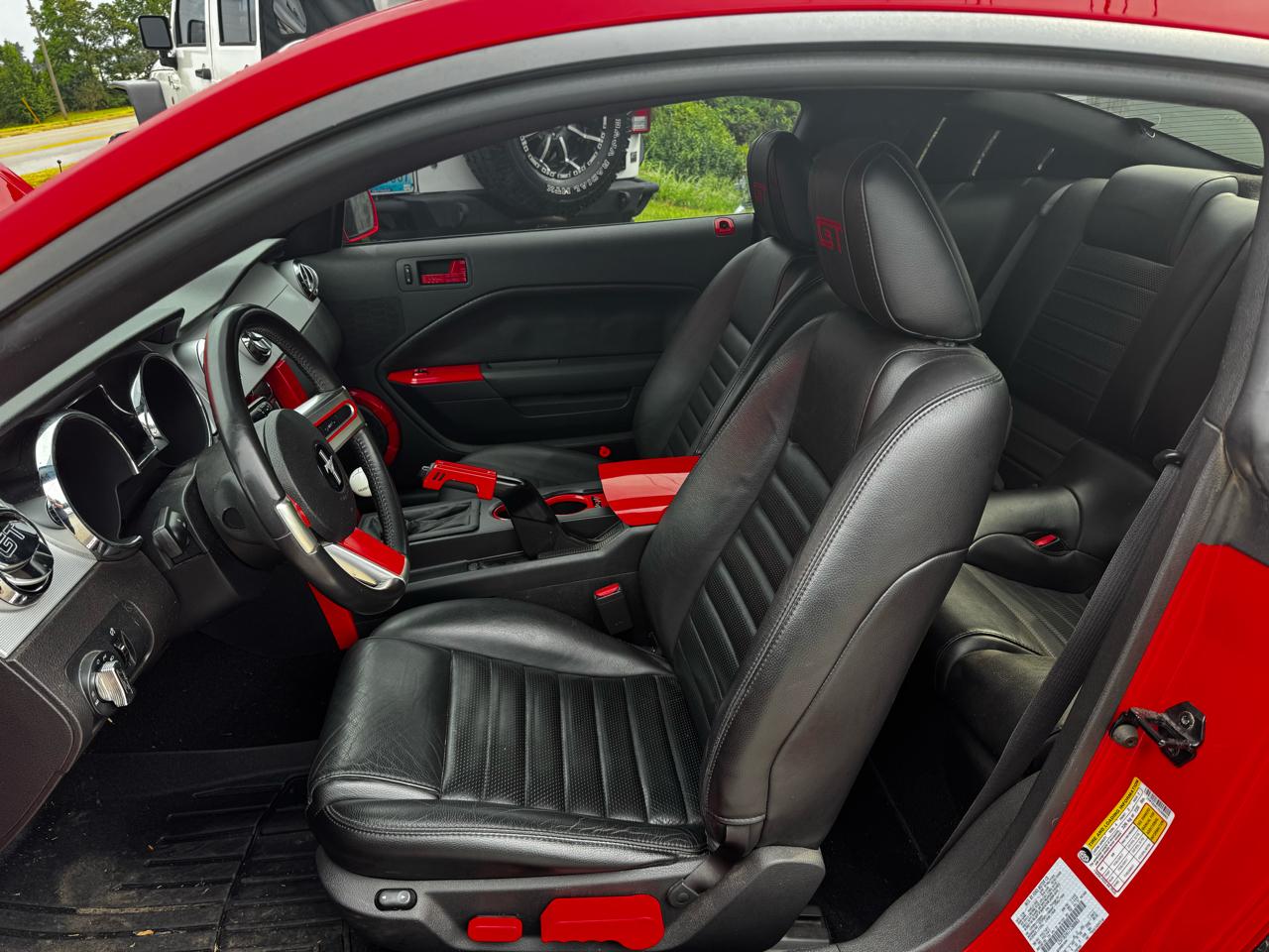 Ford Mustang GT Deluxe Coupe 2007