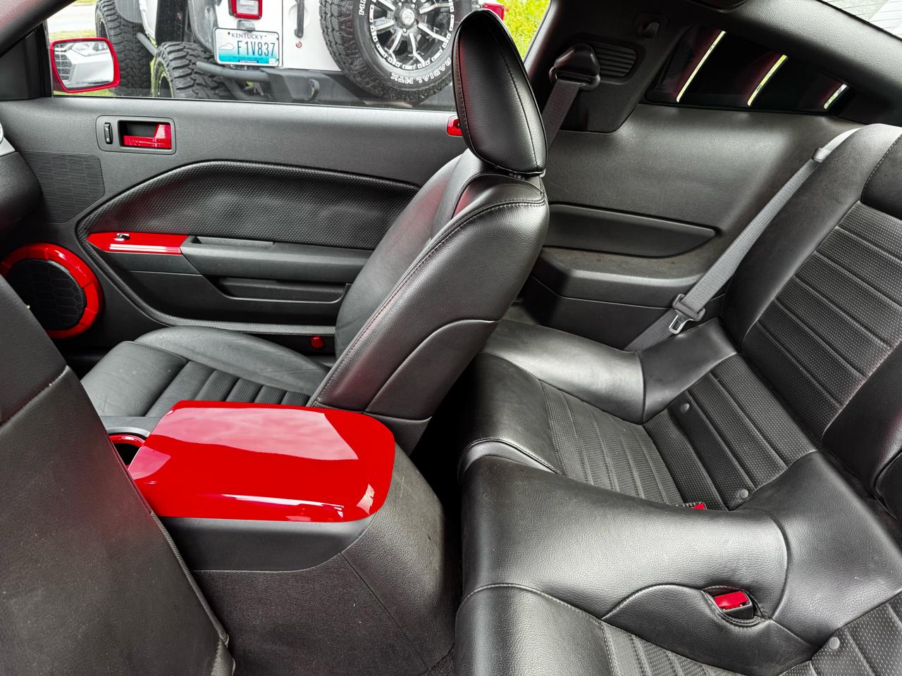 Ford Mustang GT Deluxe Coupe 2007