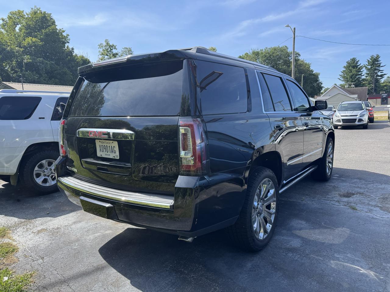 GMC Yukon Denali 4WD 2015