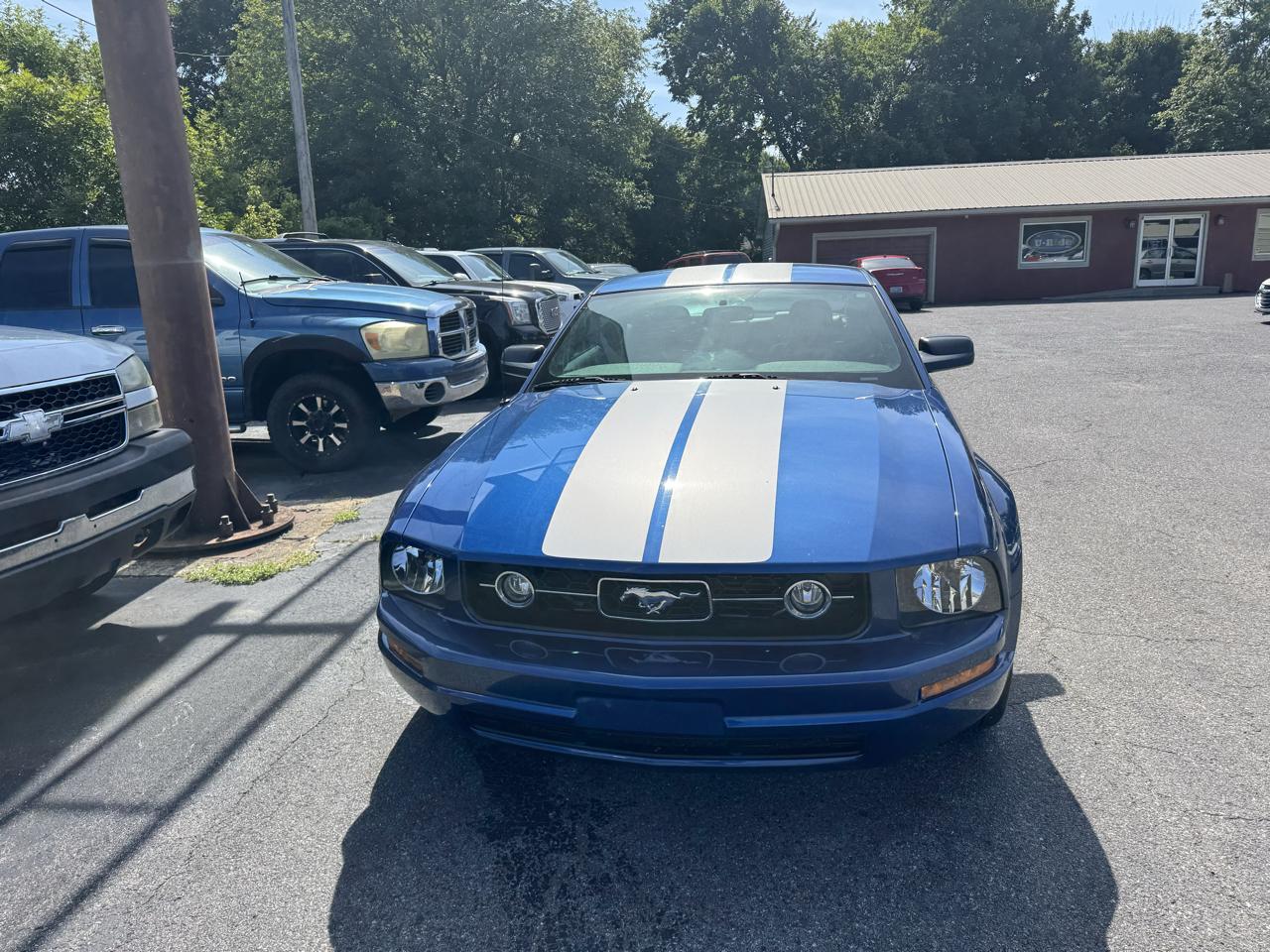 Ford Mustang V6 Deluxe Coupe 2007