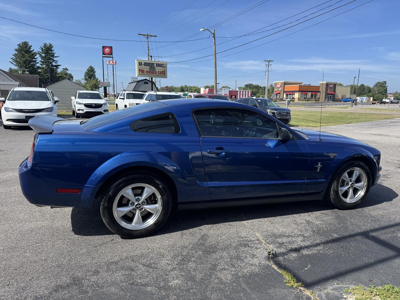 Ford Mustang V6 Deluxe Coupe 2007