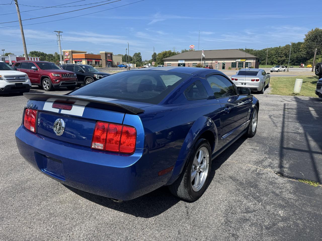 Ford Mustang V6 Deluxe Coupe 2007