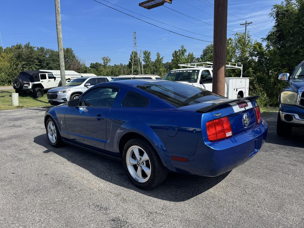 Ford Mustang V6 Deluxe Coupe 2007