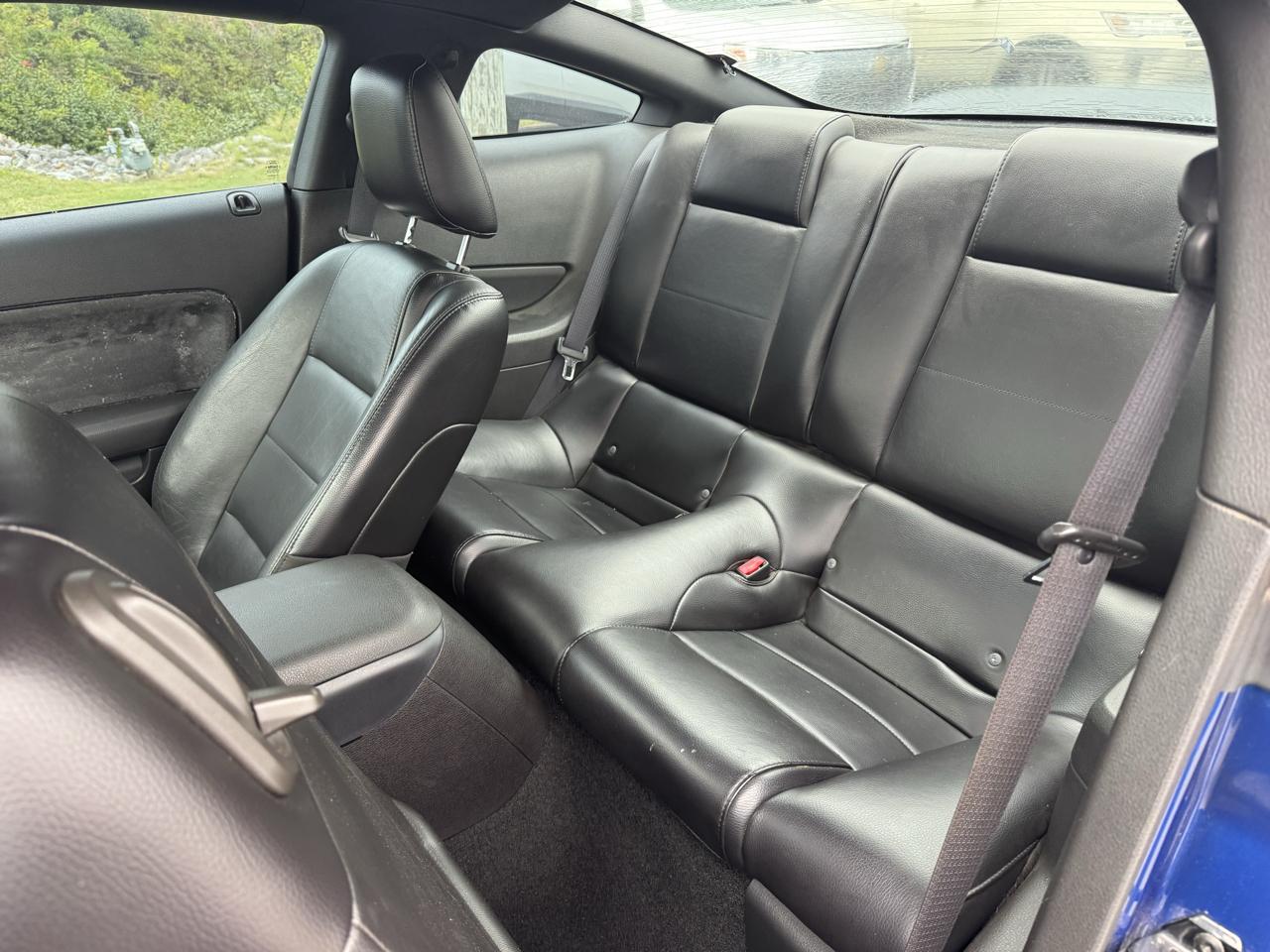 Ford Mustang V6 Deluxe Coupe 2007
