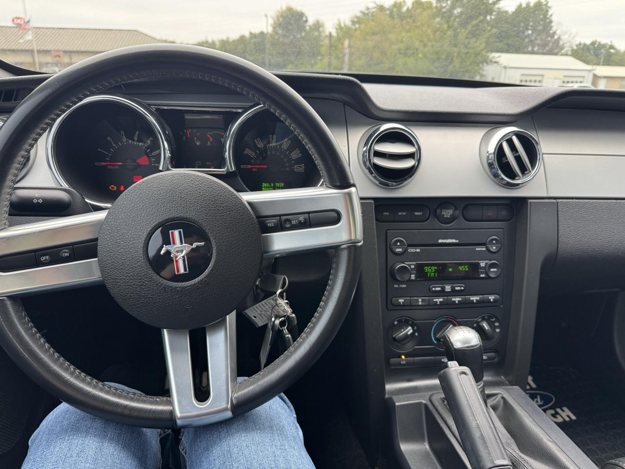 Ford Mustang V6 Deluxe Coupe 2007