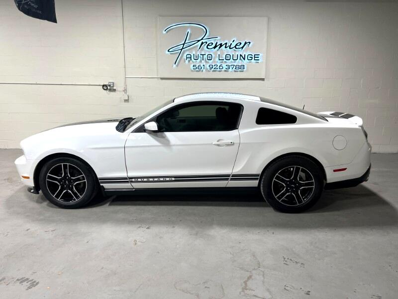Ford Mustang V6 Coupe 2011
