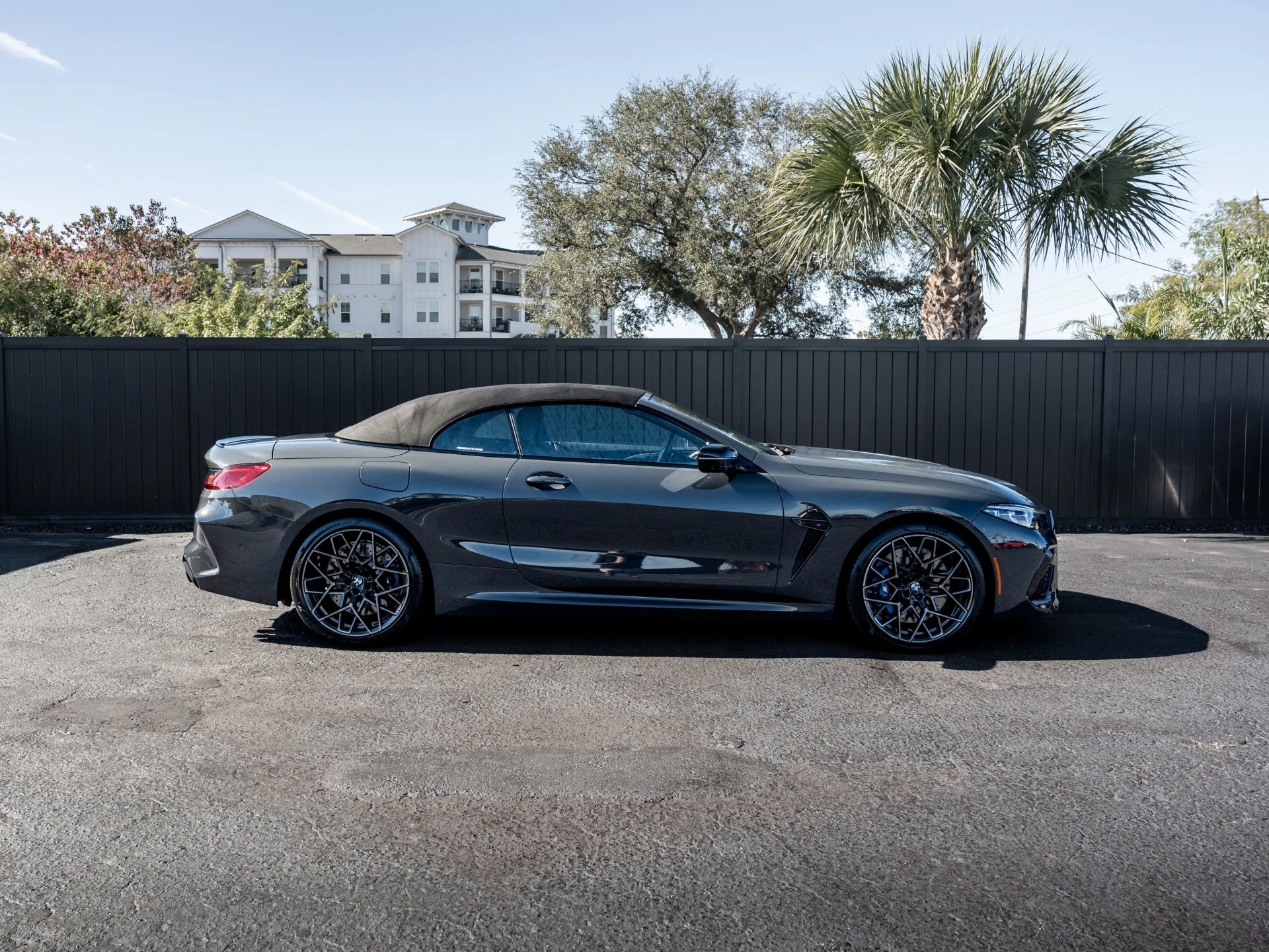 BMW M8  2022