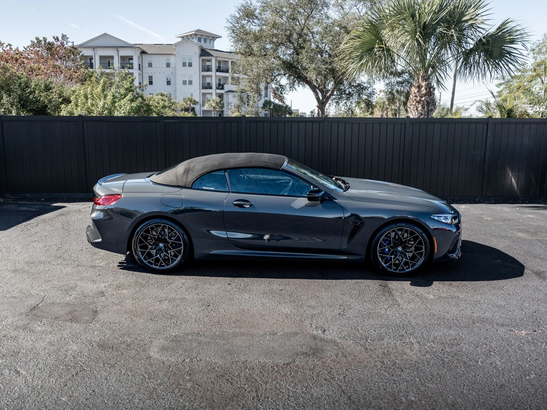 BMW M8  2022