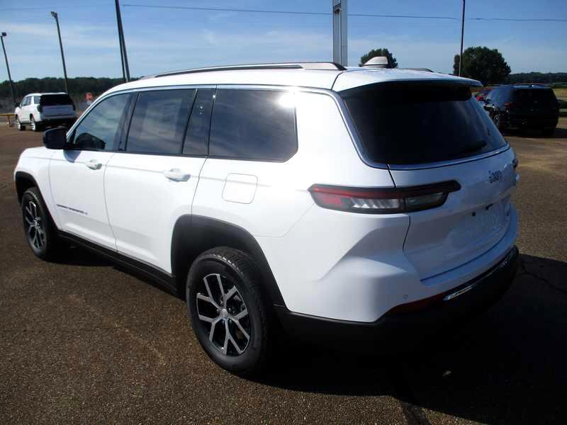 2025 Jeep Grand Cherokee Limited photo 2