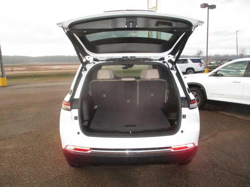 Jeep Grand Cherokee Limited 2WD 2025