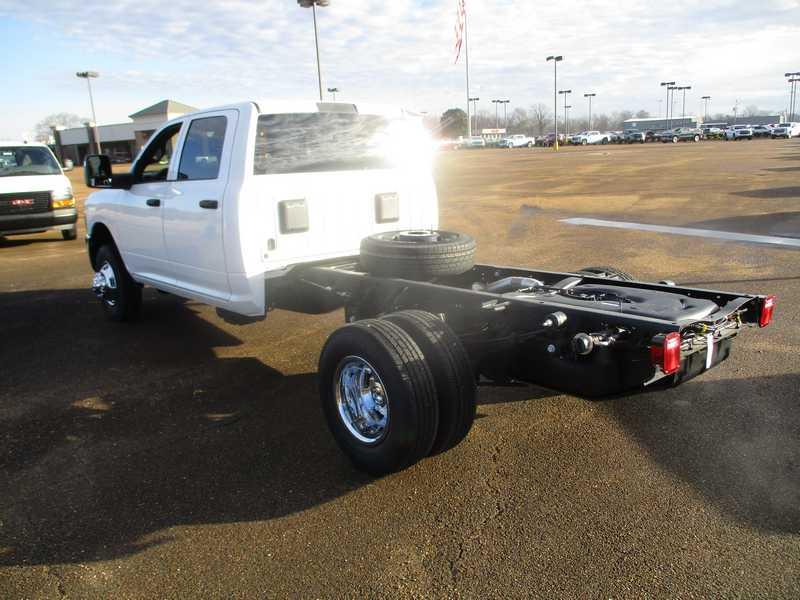 RAM 3500 Crew Cab 4WD DRW 2026