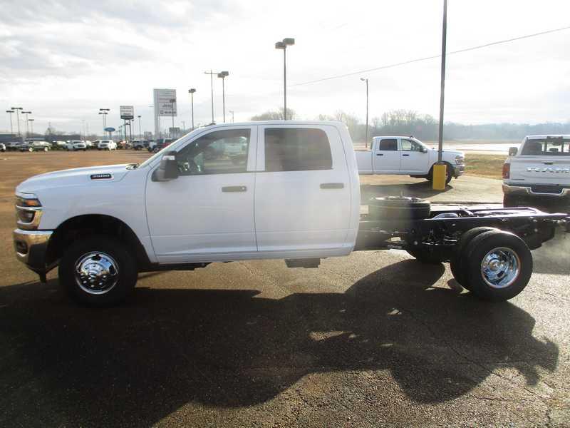 RAM 3500 Crew Cab 4WD DRW 2026