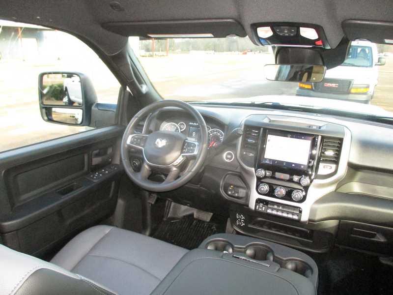 RAM 3500 Crew Cab 4WD DRW 2026