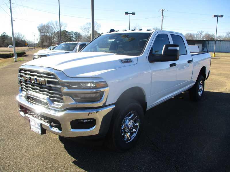 RAM 2500 Tradesman Crew Cab SWB 4WD 2026