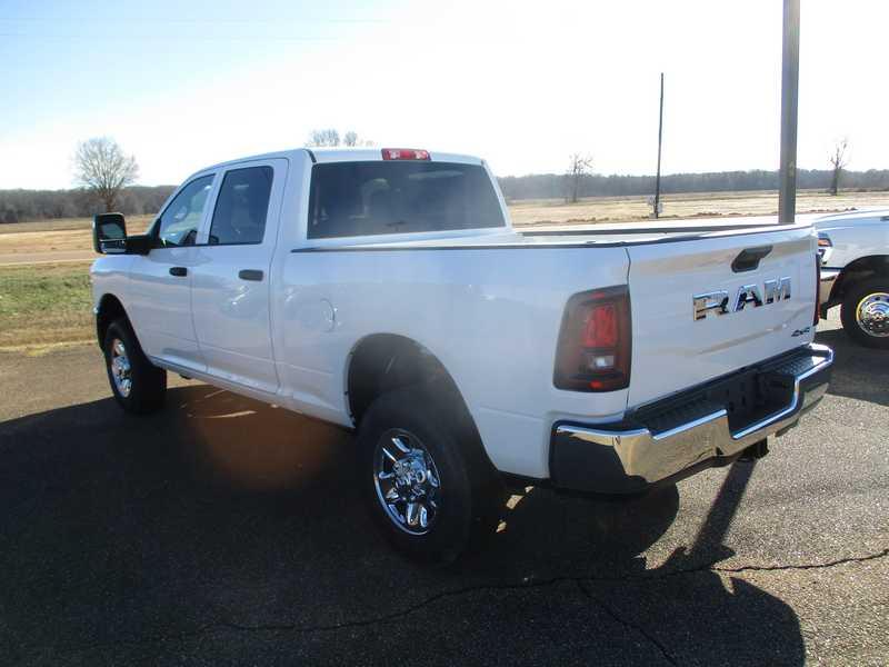 RAM 2500 Tradesman Crew Cab SWB 4WD 2026