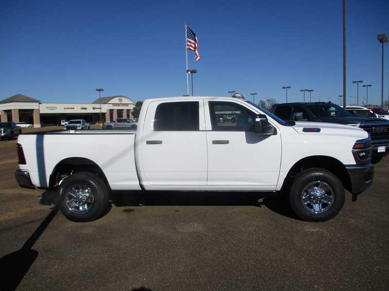 RAM 2500 Tradesman Crew Cab SWB 4WD 2026