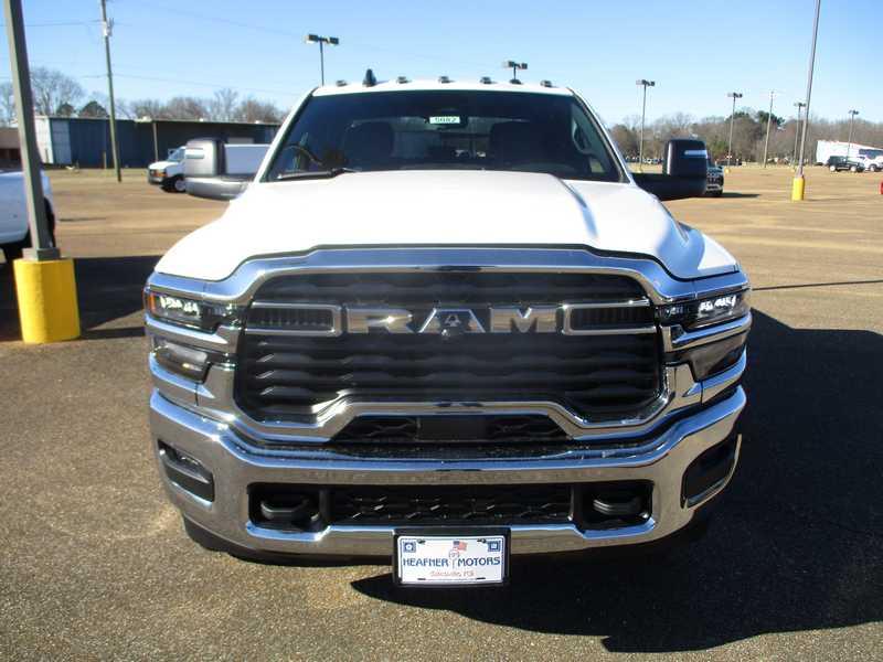 RAM 2500 Tradesman Crew Cab SWB 4WD 2026