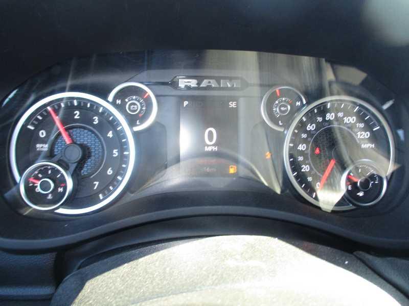 RAM 2500 Tradesman Crew Cab SWB 4WD 2026