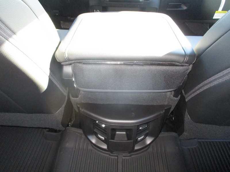 RAM 2500 Tradesman Crew Cab SWB 4WD 2026