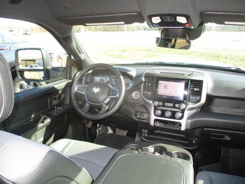 RAM 2500 Tradesman Crew Cab SWB 4WD 2026