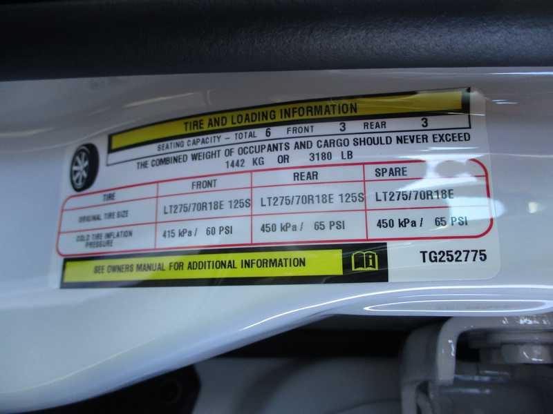 RAM 2500 Tradesman Crew Cab SWB 4WD 2026