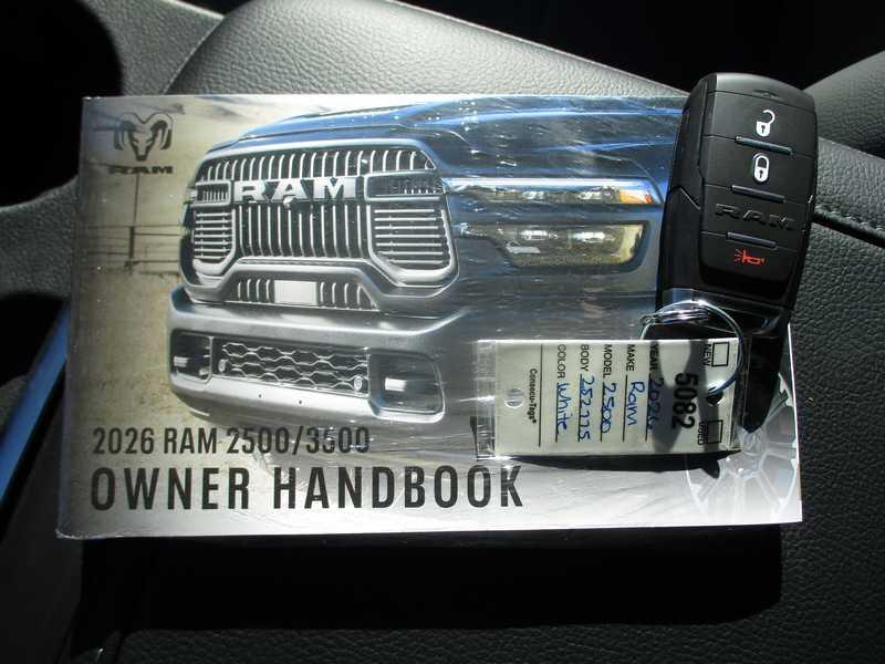 RAM 2500 Tradesman Crew Cab SWB 4WD 2026