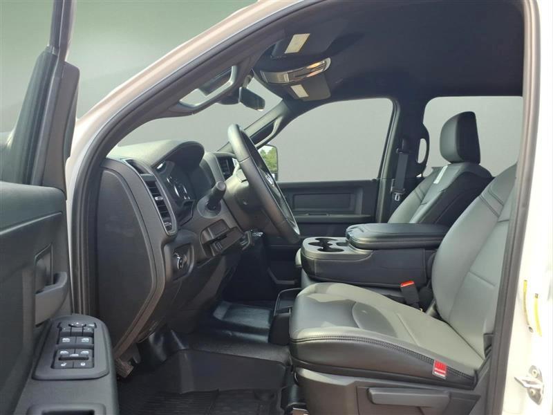 RAM 2500 Tradesman Crew Cab SWB 4WD 2026