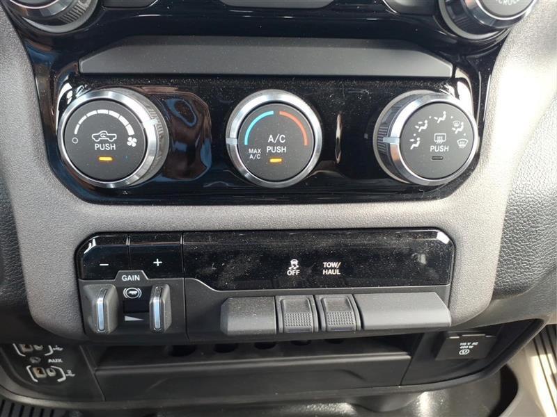 RAM 2500 Tradesman Crew Cab SWB 4WD 2026
